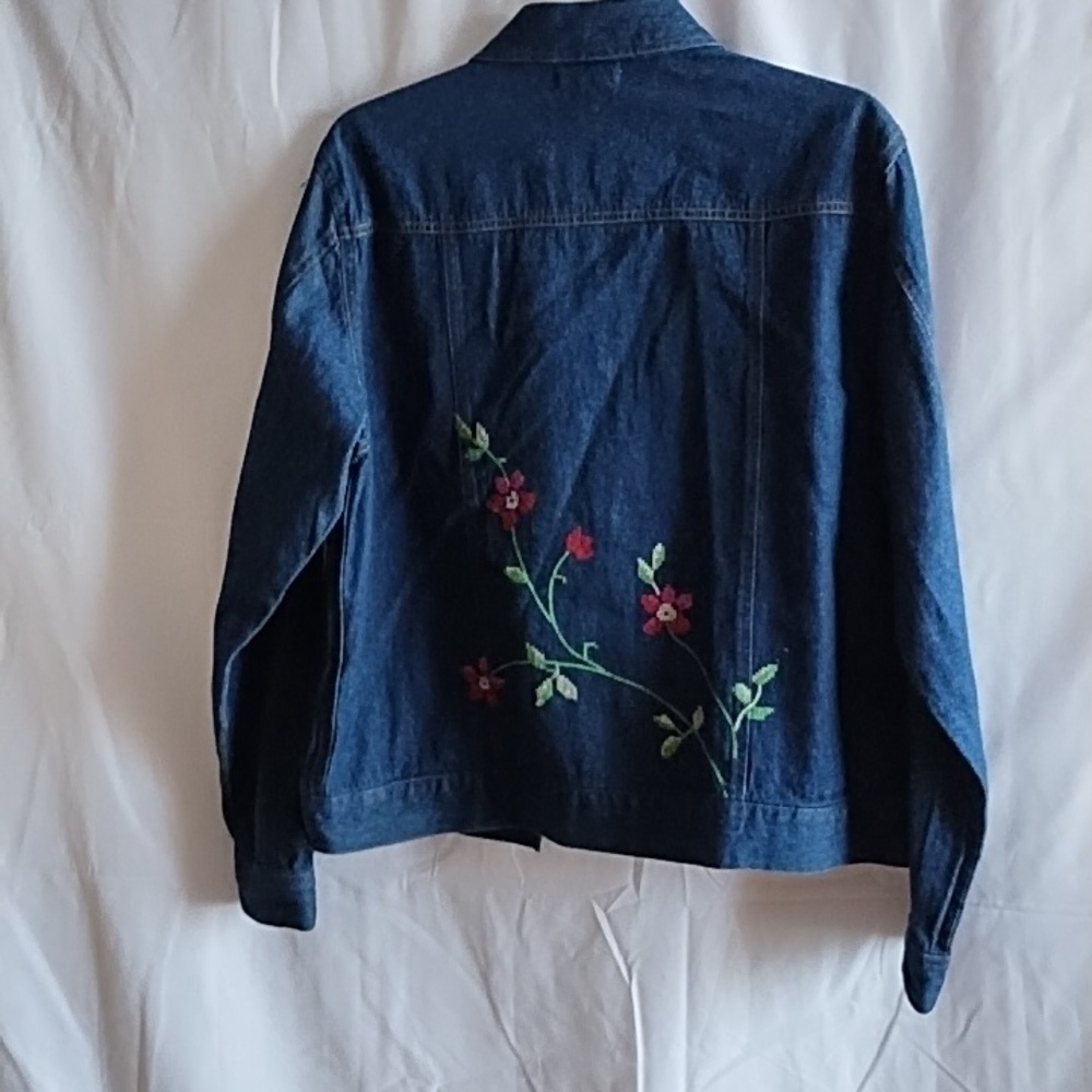 Coldwater Creek denim jacket with floral stitching. Size L - Picture 5 of 7